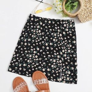 Daisy Floral Slit Mini Skirt